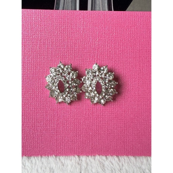 Jewelry - Vintage style Oval Rhinestone Post Back Earrings